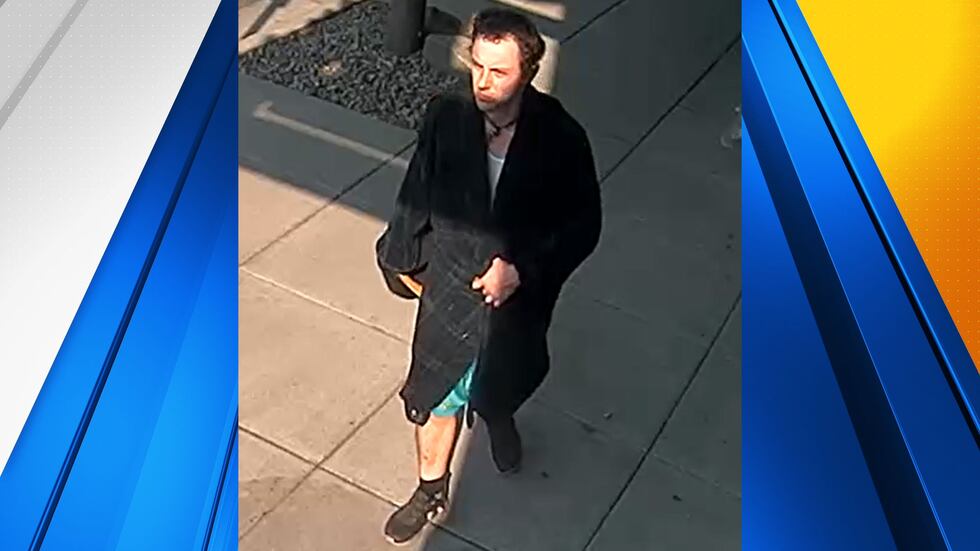 Portland woman carjacked by man with ‘large hunting knife.'